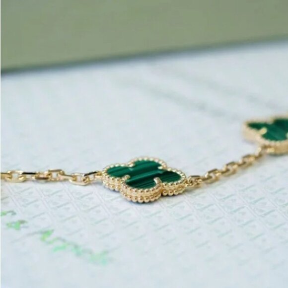 Van Cleef & Arpels Green and Gold Clover Bracelet - Picture 2 of 7